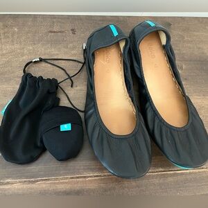 Like New Womens Tieks Leather Ballet Flats Matte Black with Case